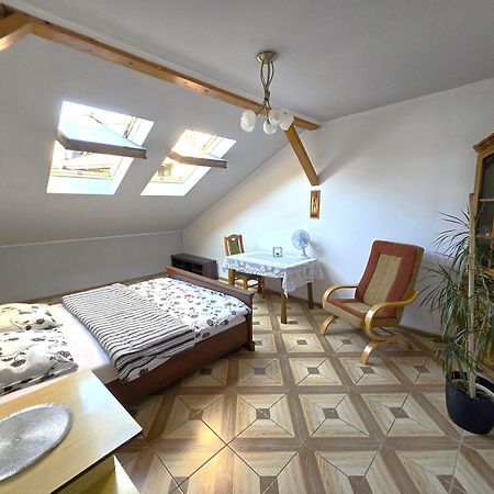 Old Town Apartament Przemysl Bagian luar foto