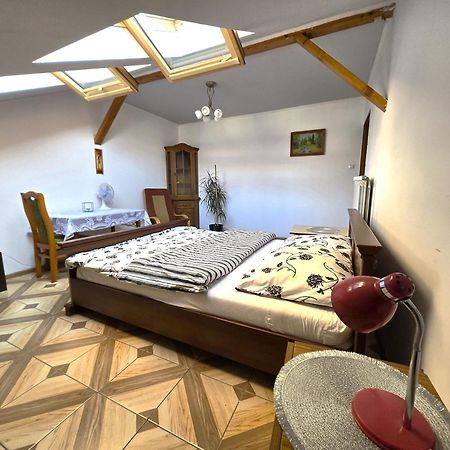 Old Town Apartament Przemysl Bagian luar foto